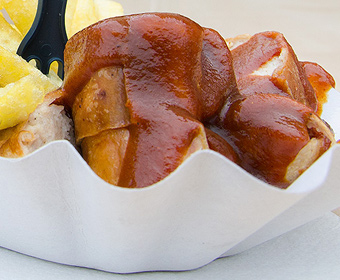 Currywurst mit Sauce